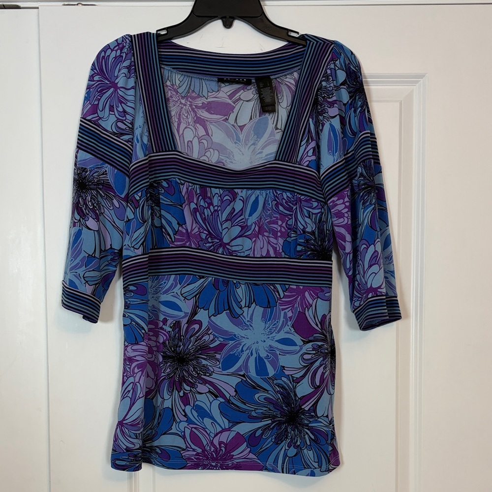EUC Floral Blue and Purple 3/4 sleeve Top Lg